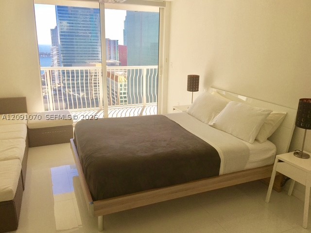 image The Club at Brickell Bay8