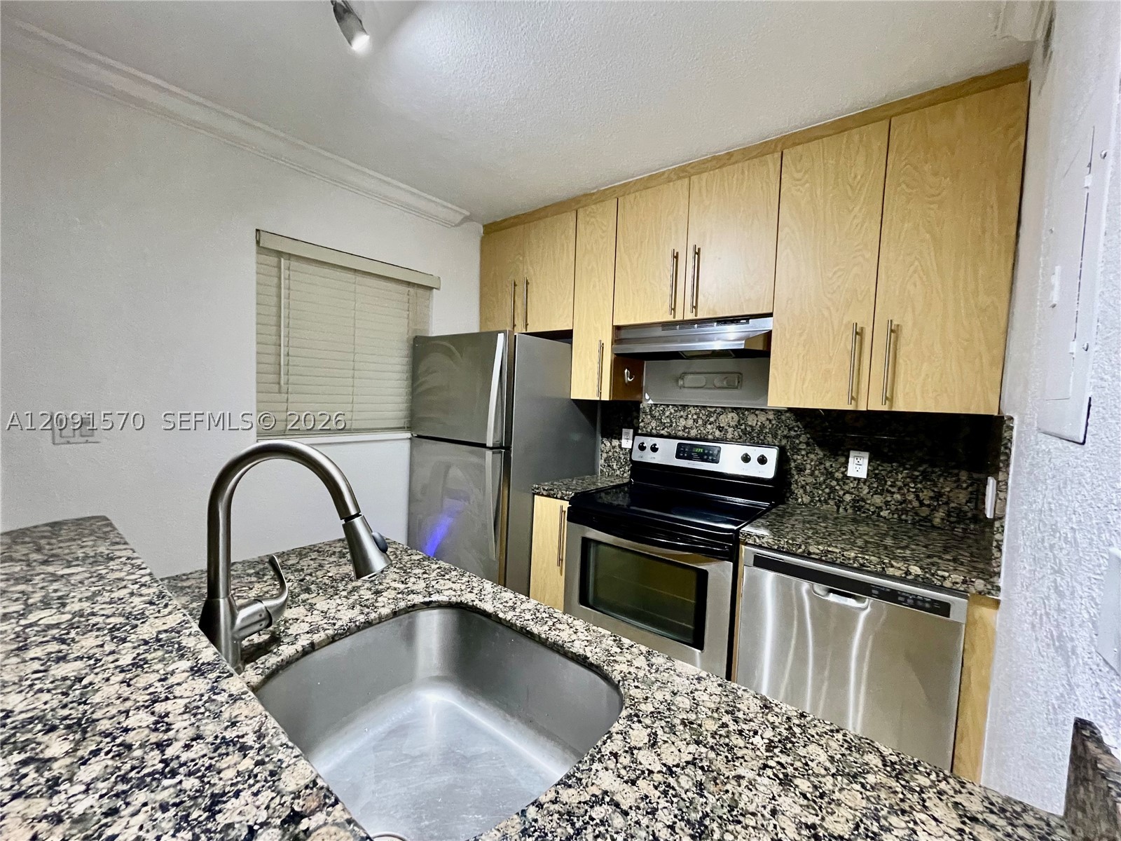 811 NE 14th Pl #4