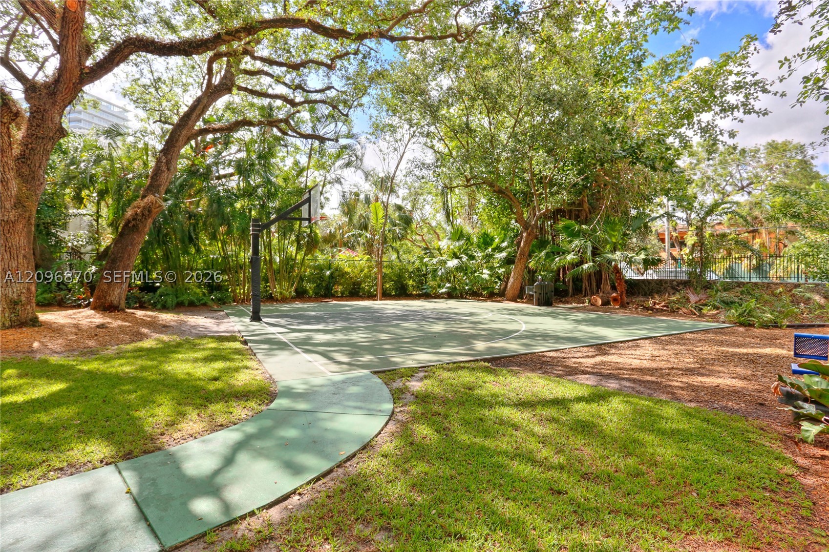 2627 S Bayshore Dr #507 Miami, FL 33133