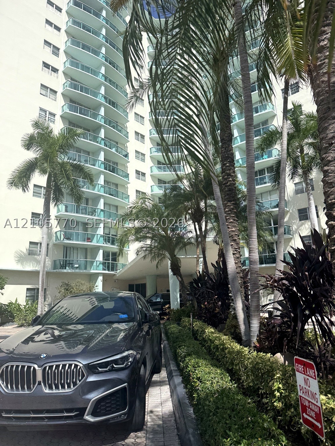 3901 S Ocean Dr #8S