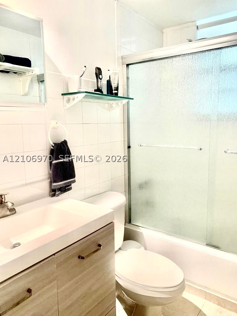 8540 Byron Ave #1B