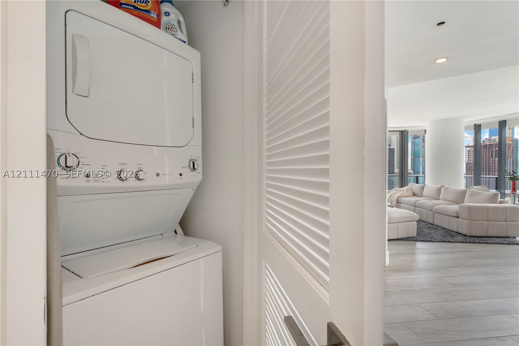 121 NE 34th St #2204 Miami, FL 33137