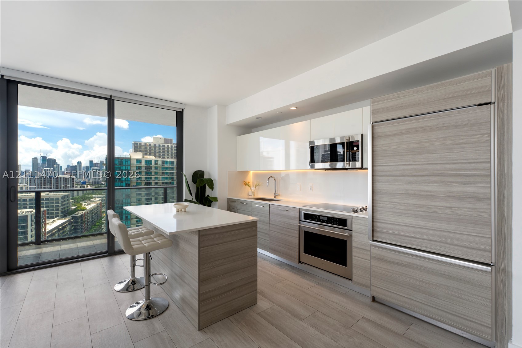121 NE 34th St #2204 Miami, FL 33137