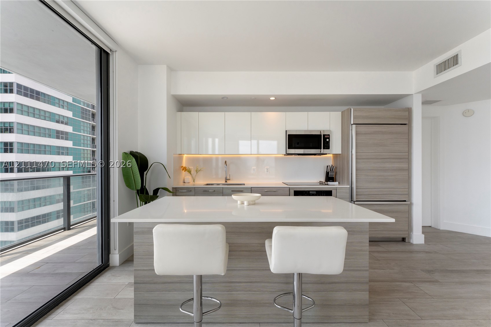 121 NE 34th St #2204 Miami, FL 33137