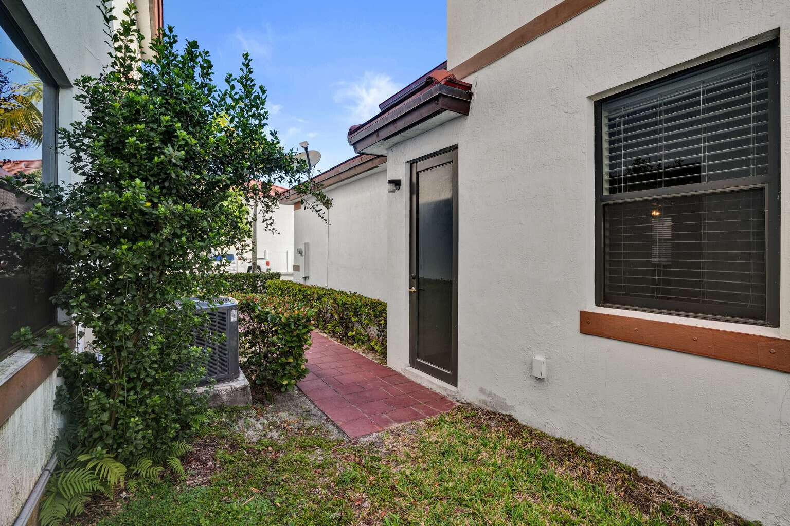 3460 W 103rd Hialeah, FL 33018