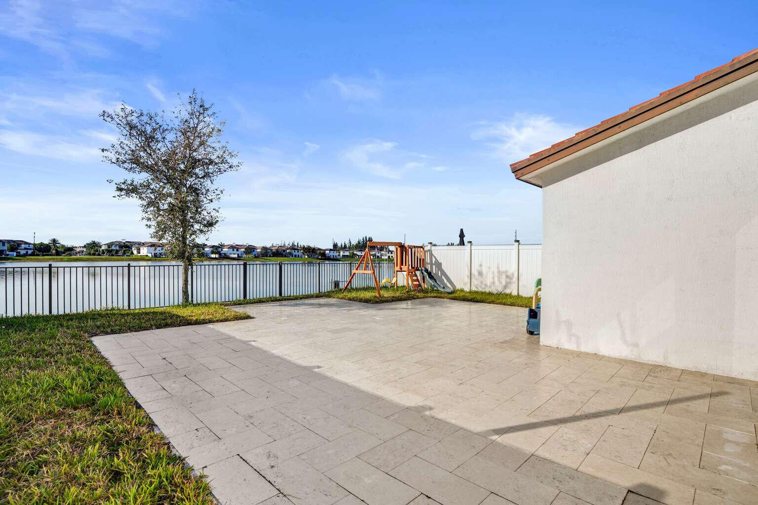 3460 W 103rd Hialeah, FL 33018