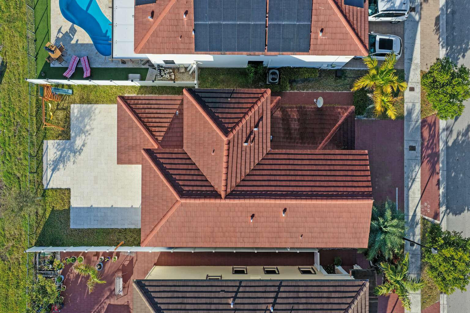 3460 W 103rd Hialeah, FL 33018