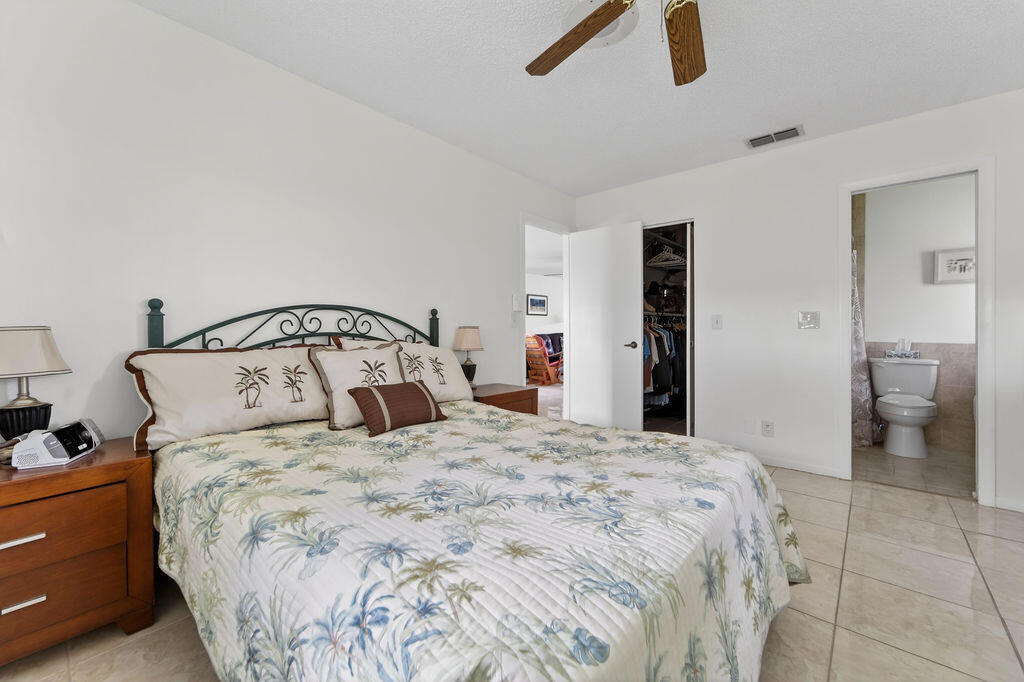 622 Hummingbird Delray Beach, FL 33445