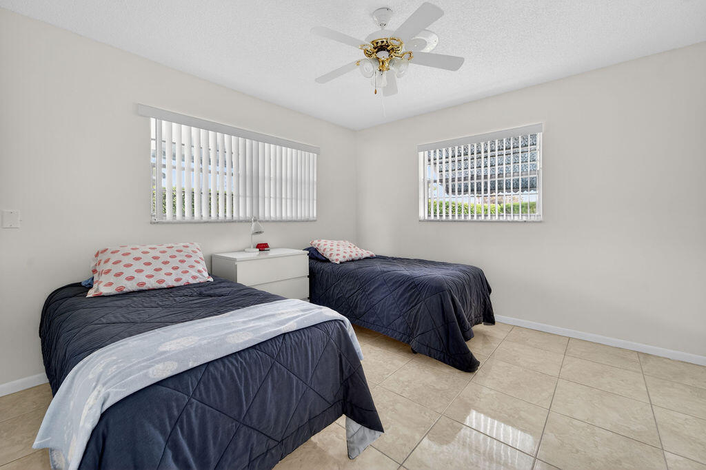 622 Hummingbird Delray Beach, FL 33445