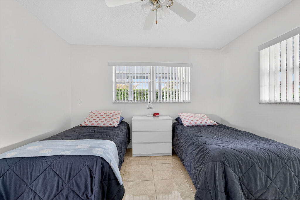 622 Hummingbird Delray Beach, FL 33445
