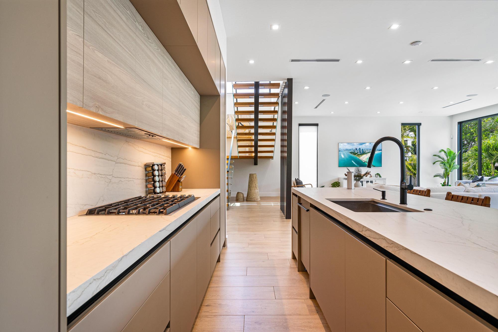 719 N Victoria Park Fort Lauderdale, FL 33304