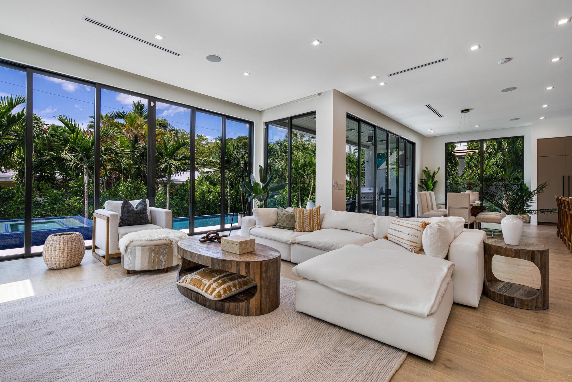 719 N Victoria Park Fort Lauderdale, FL 33304