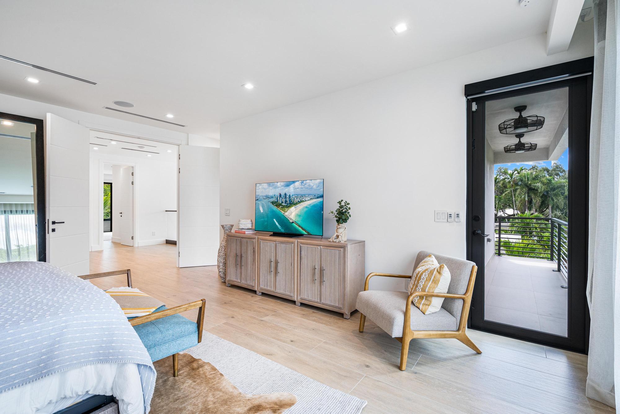 719 N Victoria Park Fort Lauderdale, FL 33304