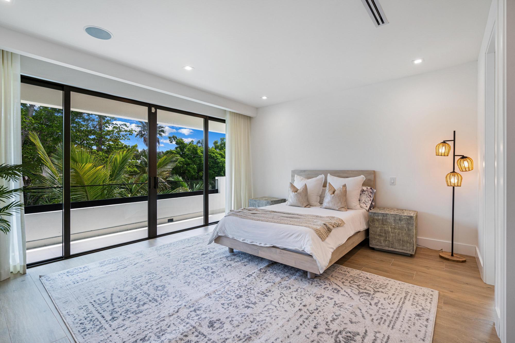 719 N Victoria Park Fort Lauderdale, FL 33304