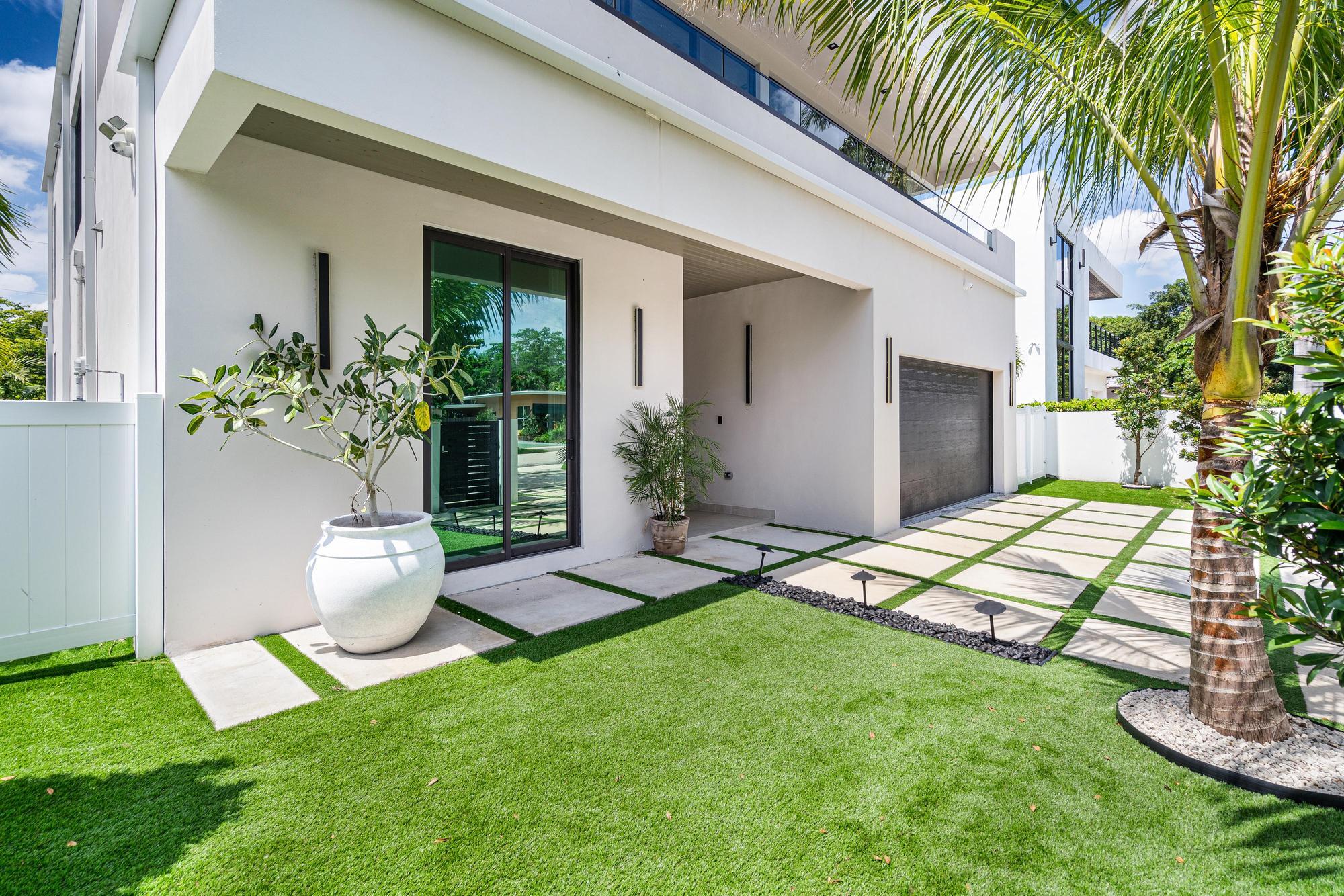 719 N Victoria Park Fort Lauderdale, FL 33304