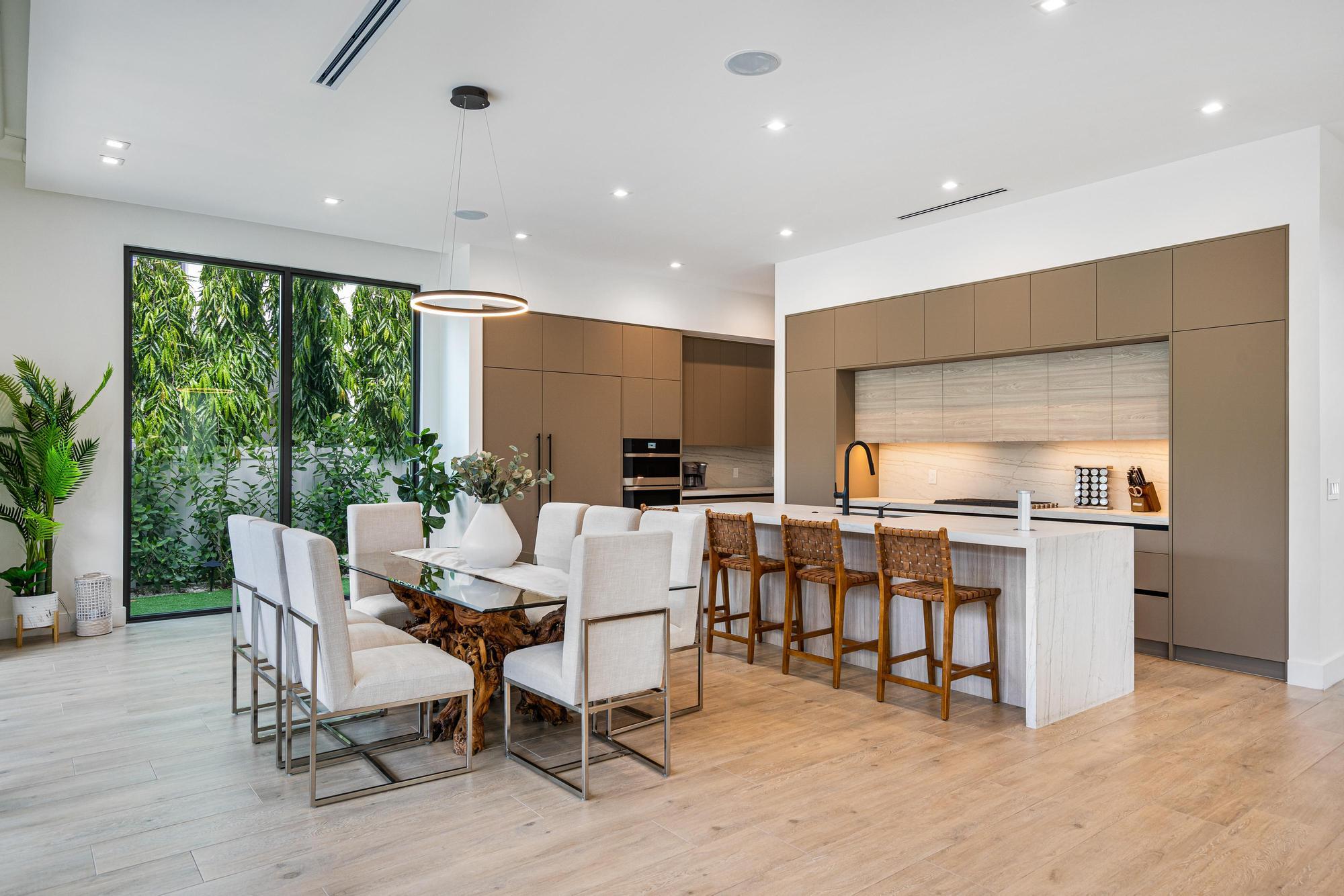 719 N Victoria Park Fort Lauderdale, FL 33304