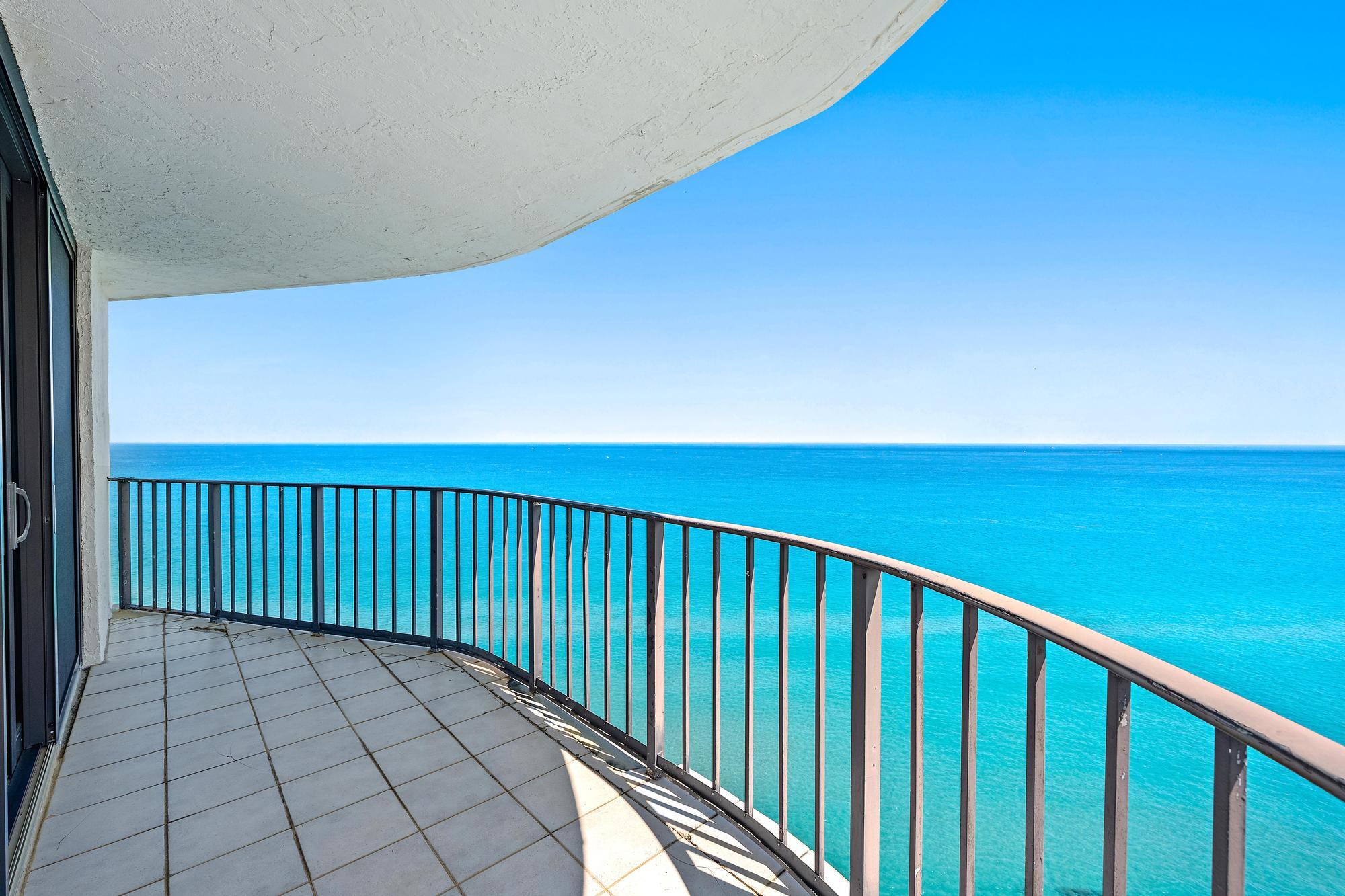 5420 N Ocean #Ph2 Riviera Beach, FL 33404