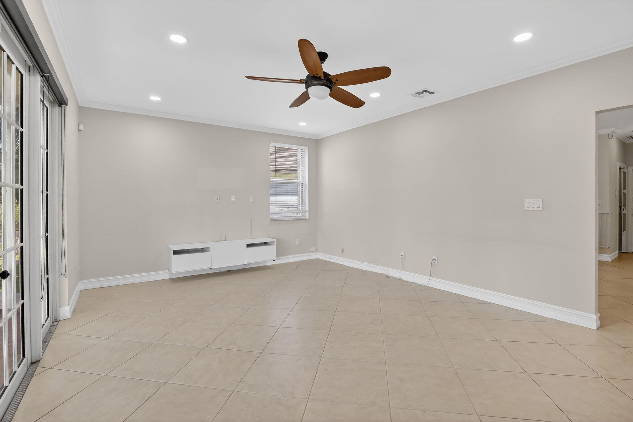 1716 NW 166th Pembroke Pines, FL 33028