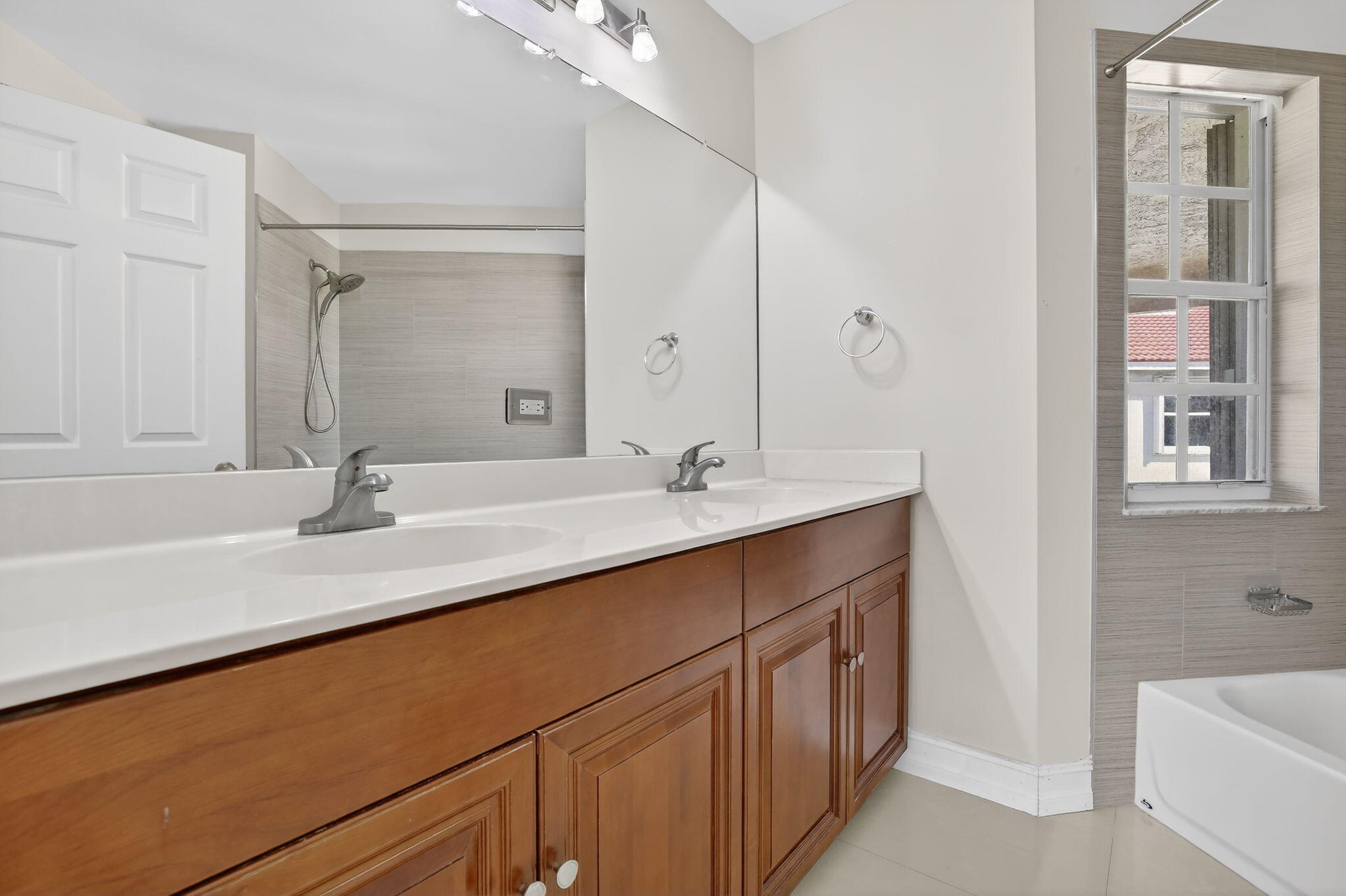 1716 NW 166th Pembroke Pines, FL 33028