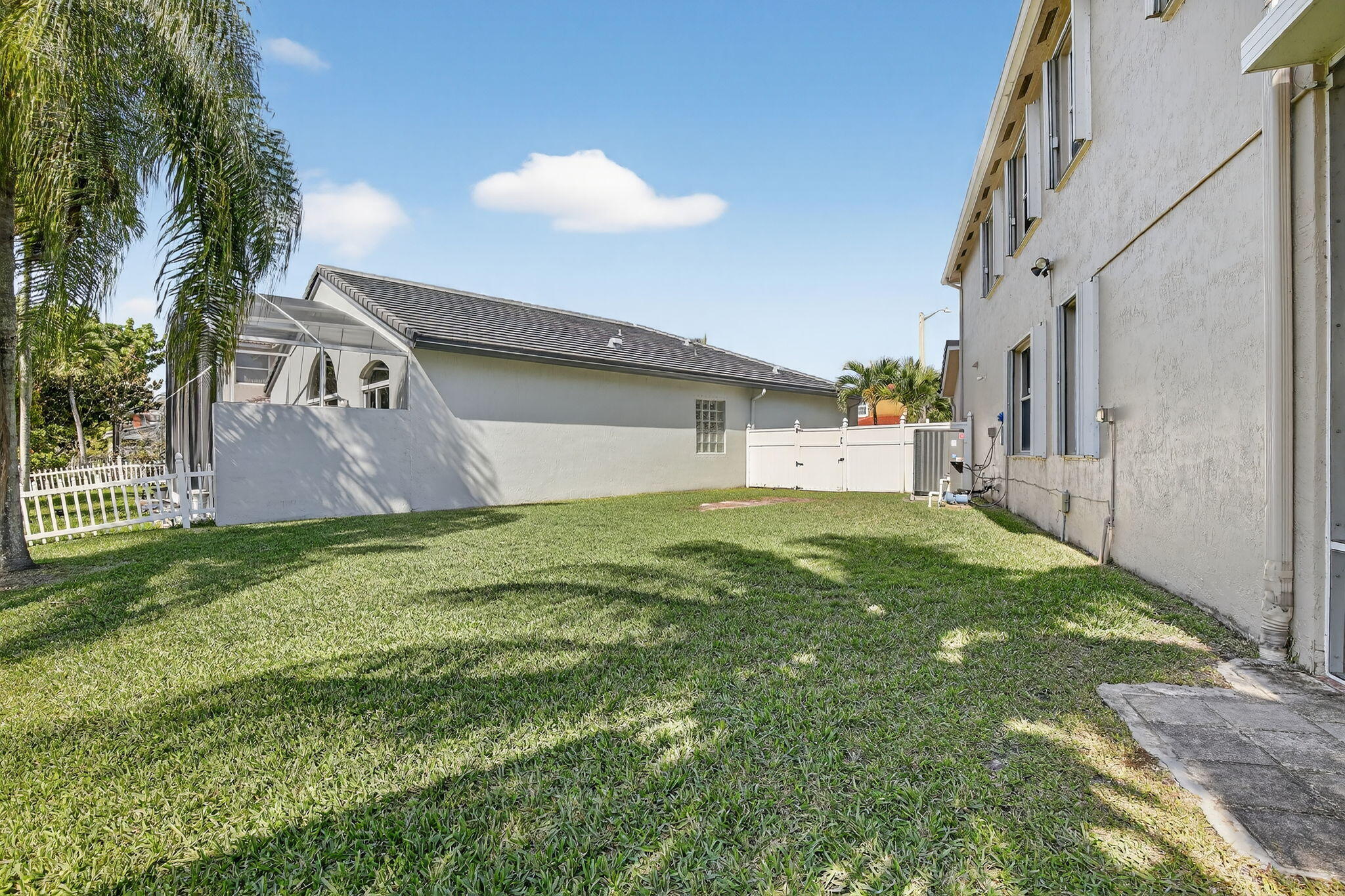 1716 NW 166th Pembroke Pines, FL 33028