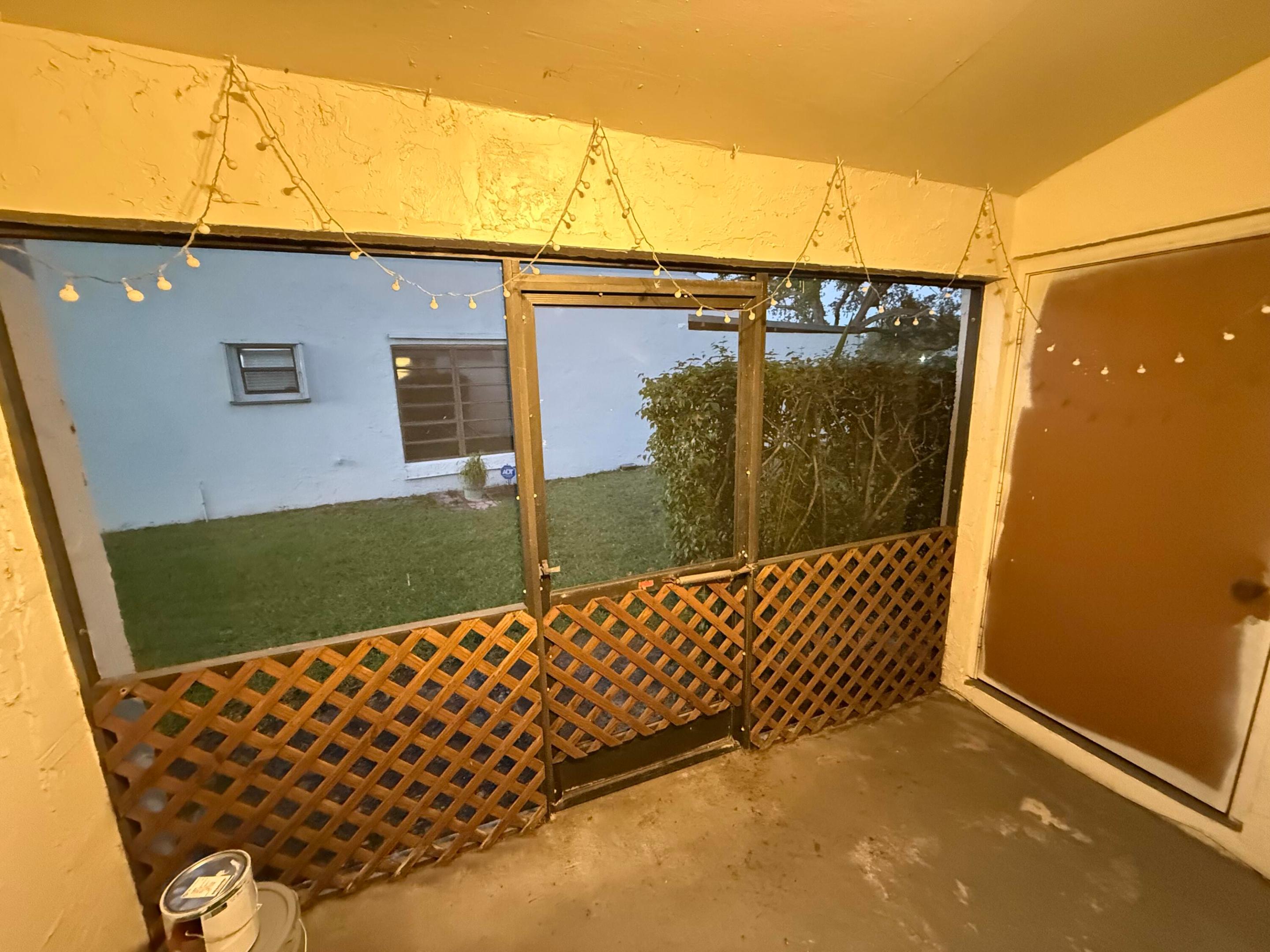 1097 NW 98th #110 Pembroke Pines, FL 33024