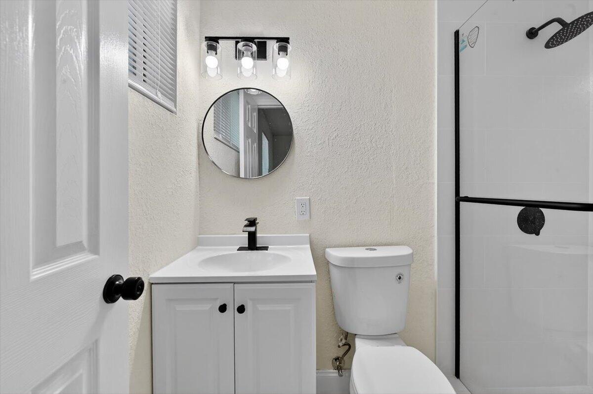 710 SW 67th Pembroke Pines, FL 33023