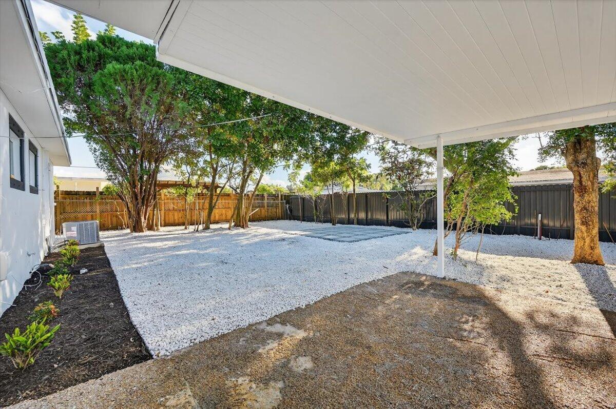 710 SW 67th Pembroke Pines, FL 33023