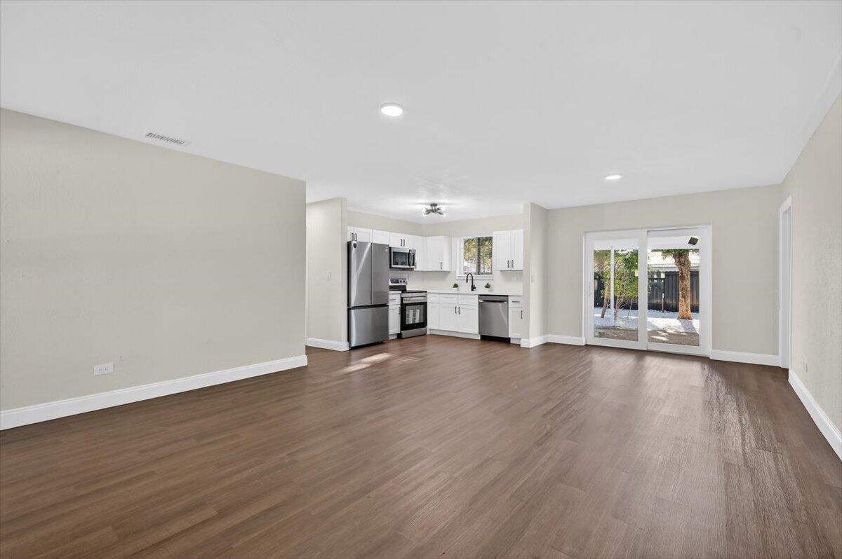 710 SW 67th Pembroke Pines, FL 33023