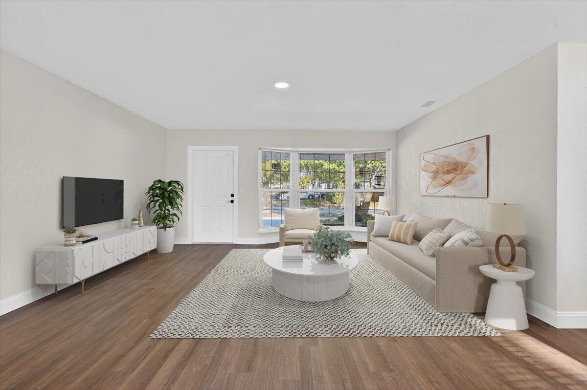 710 SW 67th Pembroke Pines, FL 33023