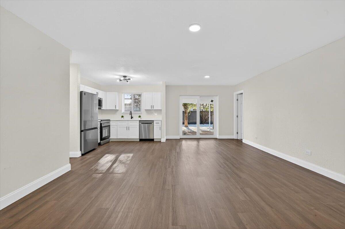 710 SW 67th Pembroke Pines, FL 33023