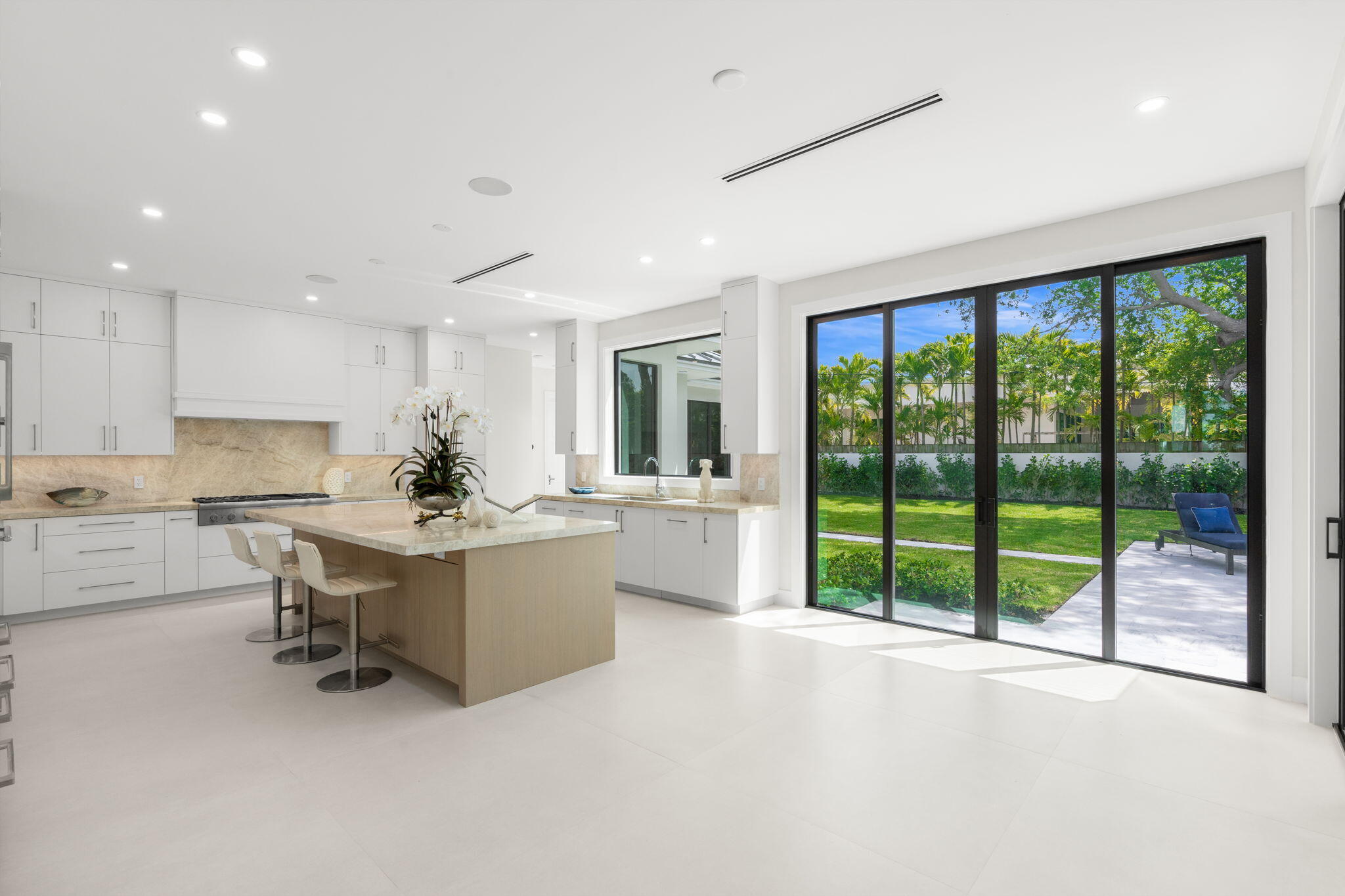 2406 NE 13th Fort Lauderdale, FL 33304