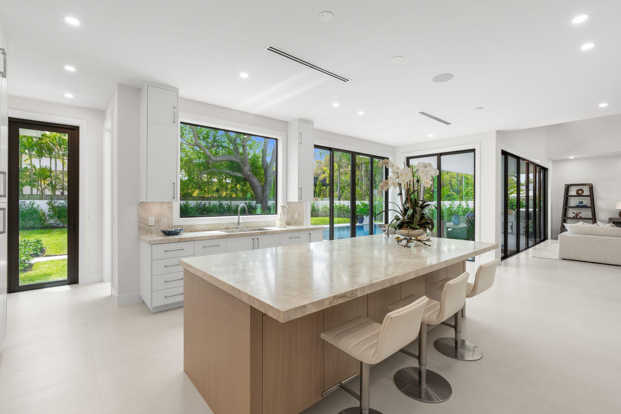 2406 NE 13th Fort Lauderdale, FL 33304