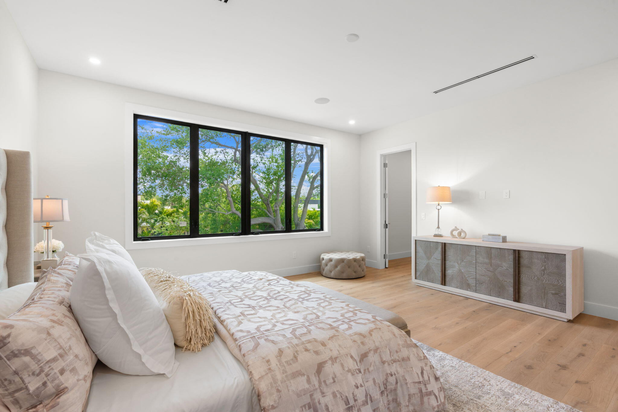 2406 NE 13th Fort Lauderdale, FL 33304