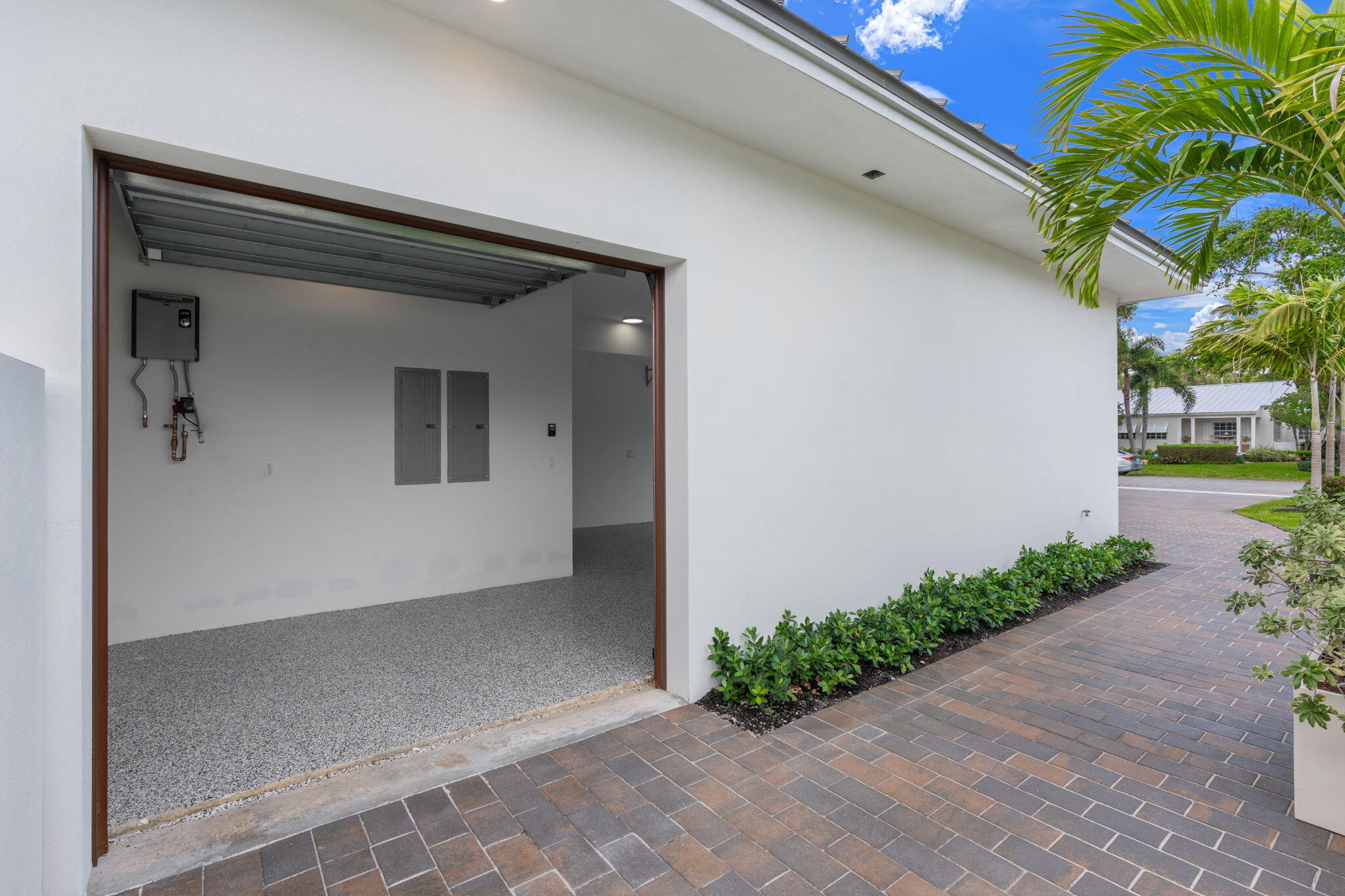 2406 NE 13th Fort Lauderdale, FL 33304