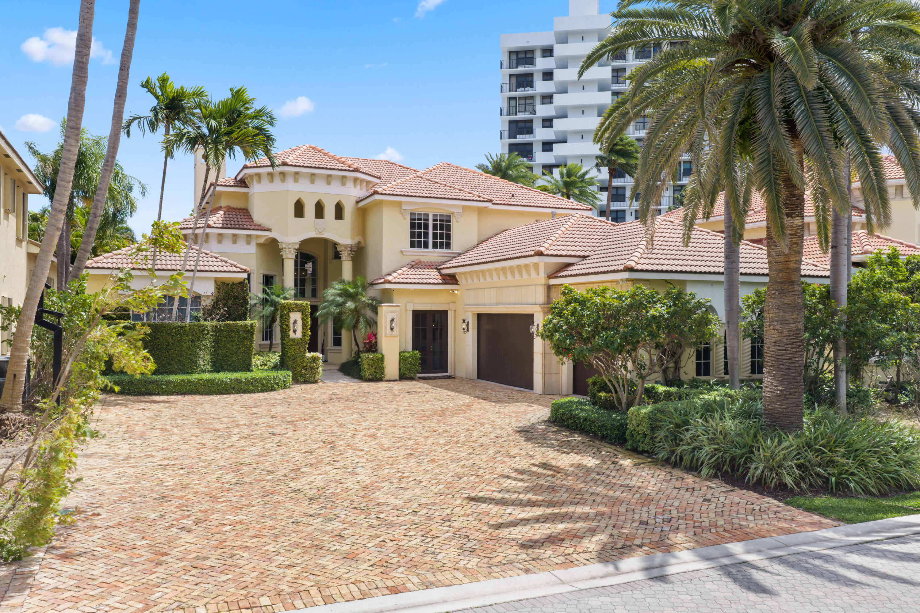 1019 Grand Highland Beach, FL 33487