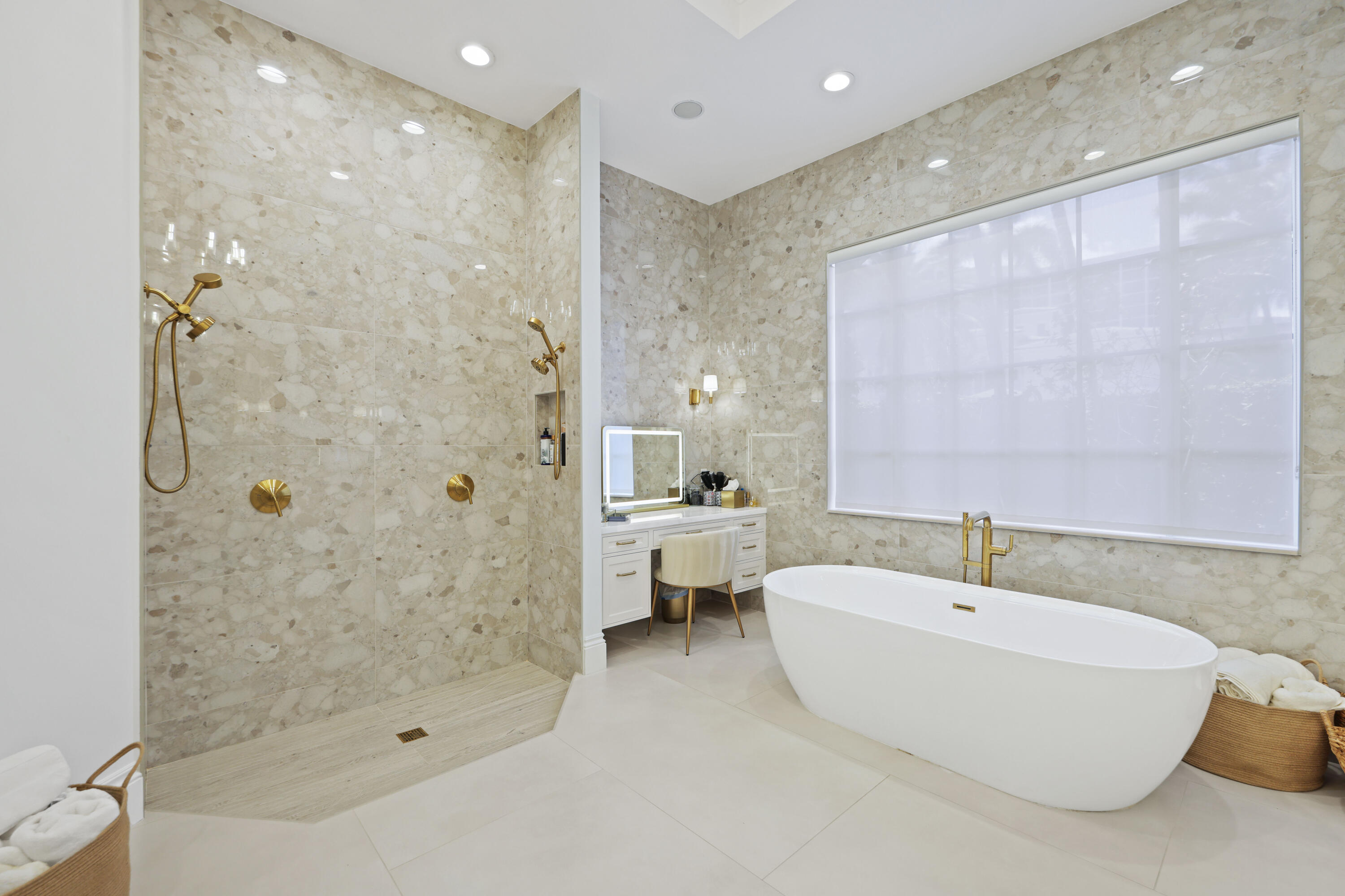 1019 Grand Highland Beach, FL 33487