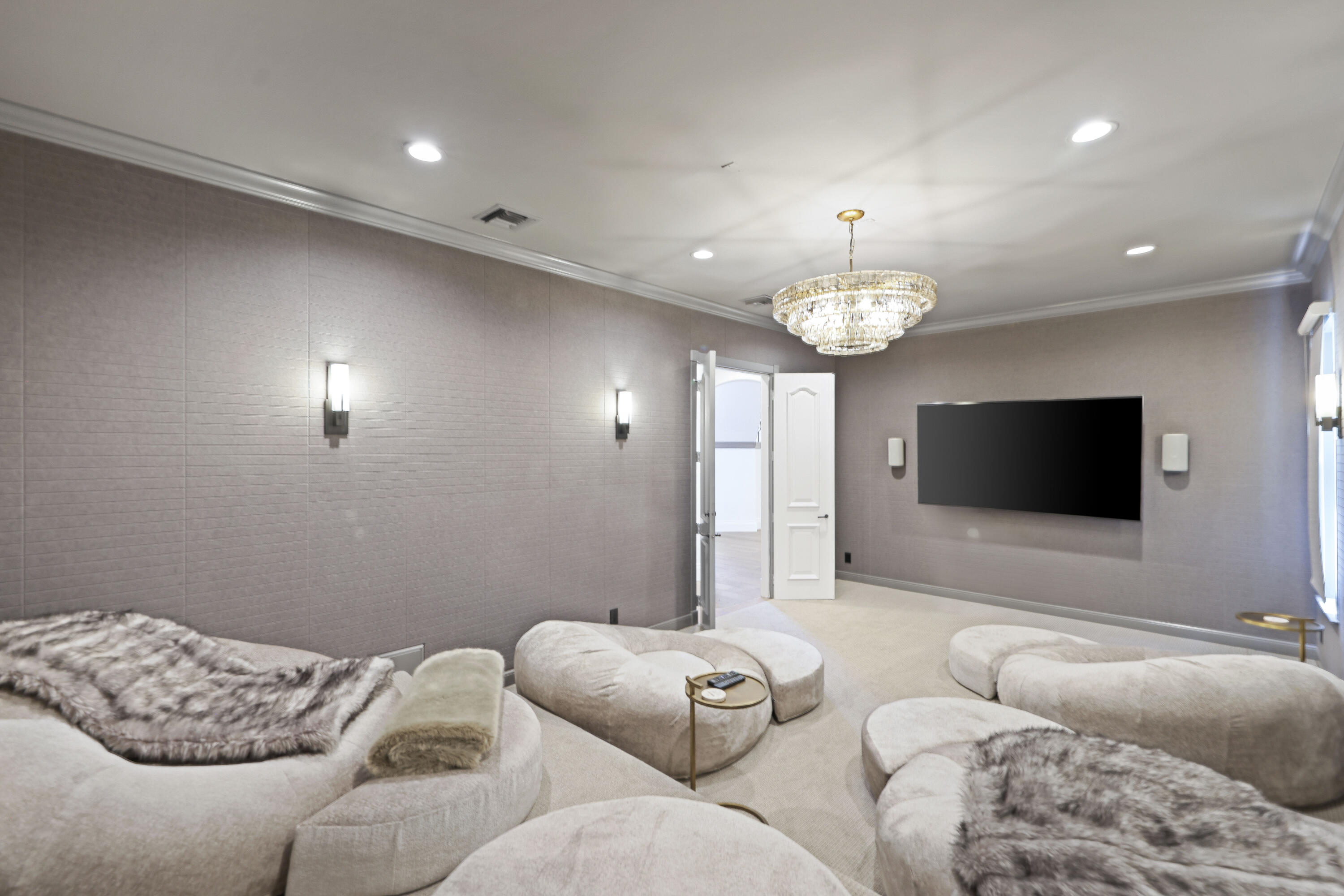 1019 Grand Highland Beach, FL 33487