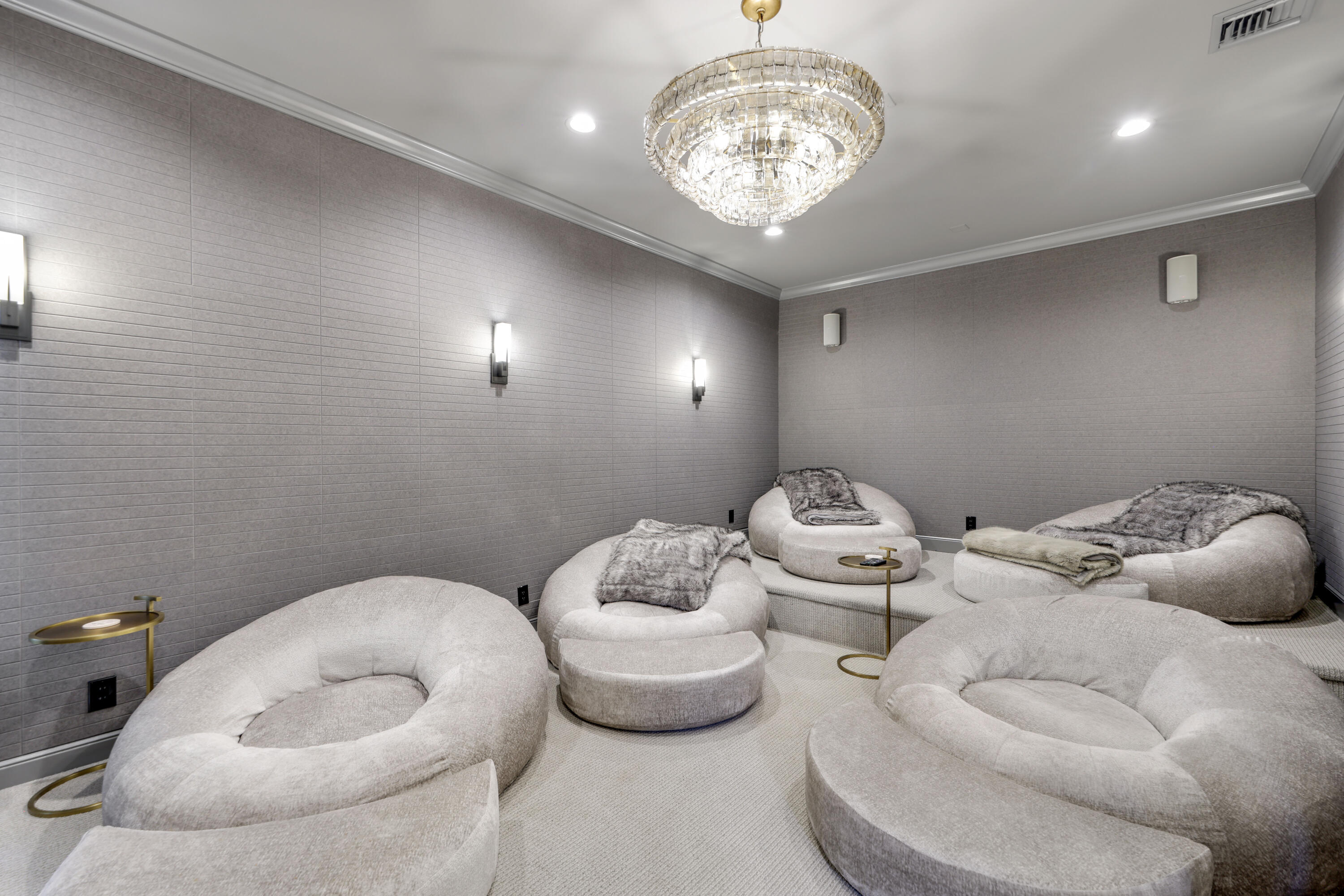 1019 Grand Highland Beach, FL 33487