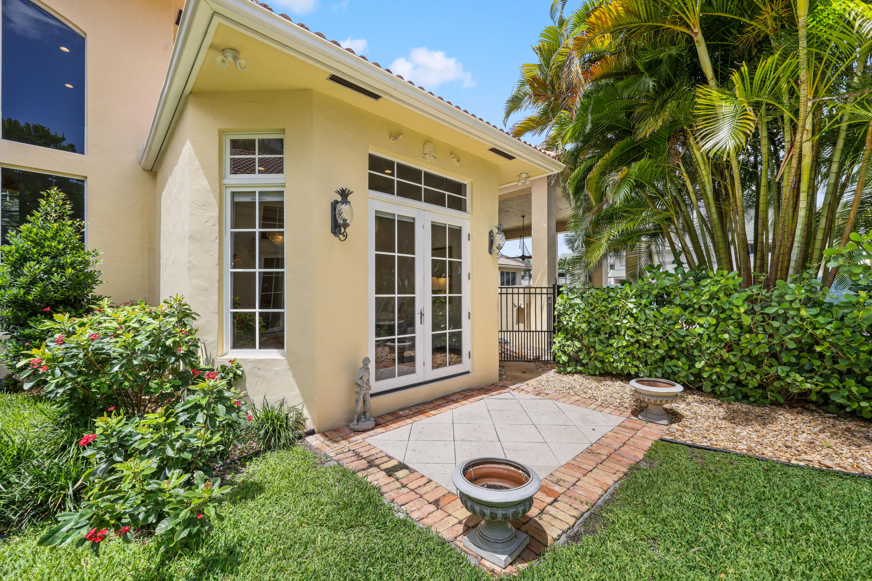 1019 Grand Highland Beach, FL 33487