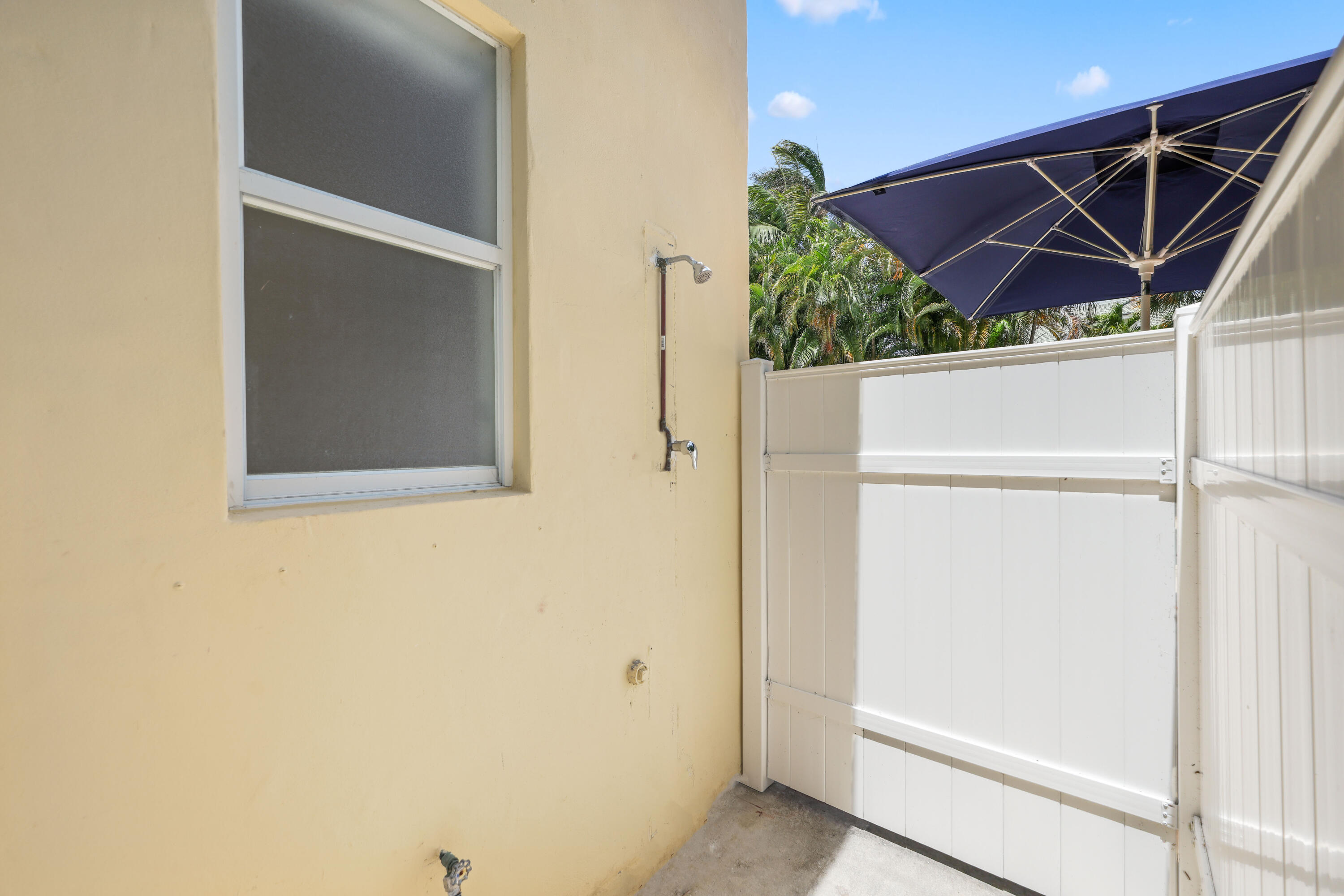 1019 Grand Highland Beach, FL 33487