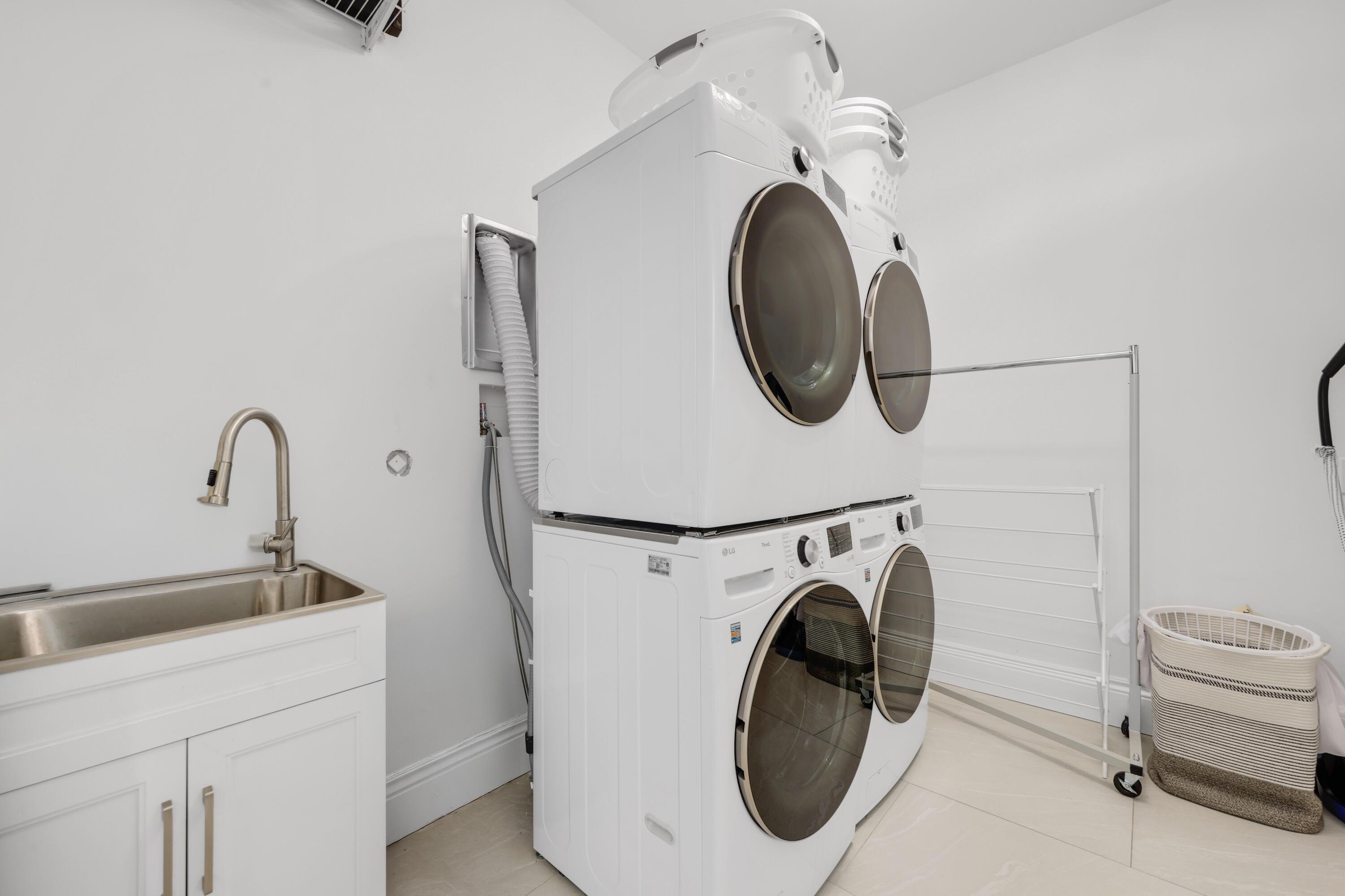 1019 Grand Highland Beach, FL 33487