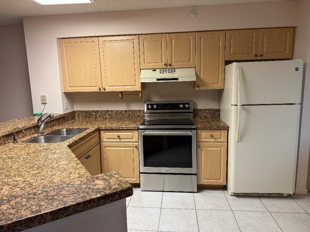 2205 S Cypress Bnd #307