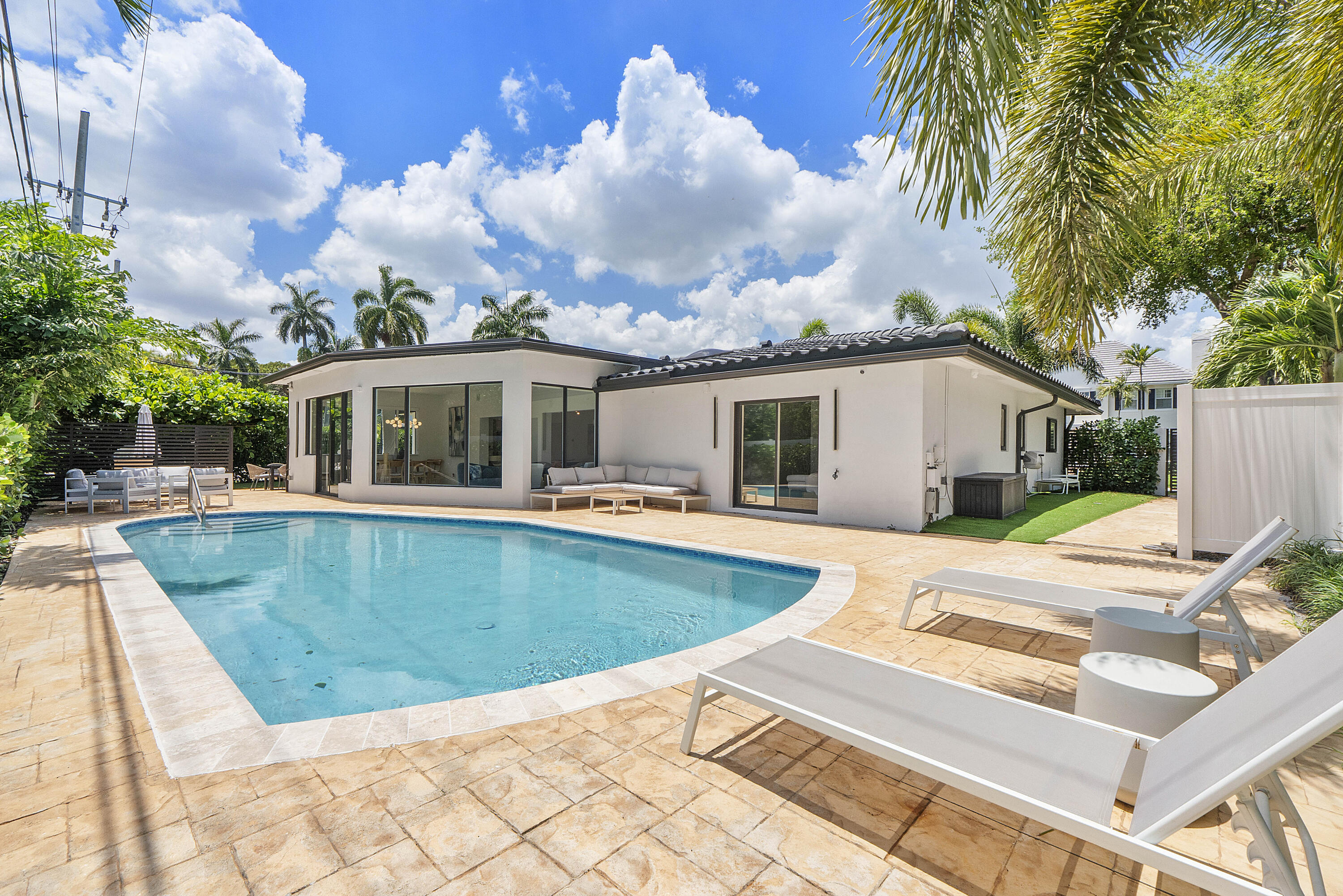 2800 NE 21st Fort Lauderdale, FL 33305