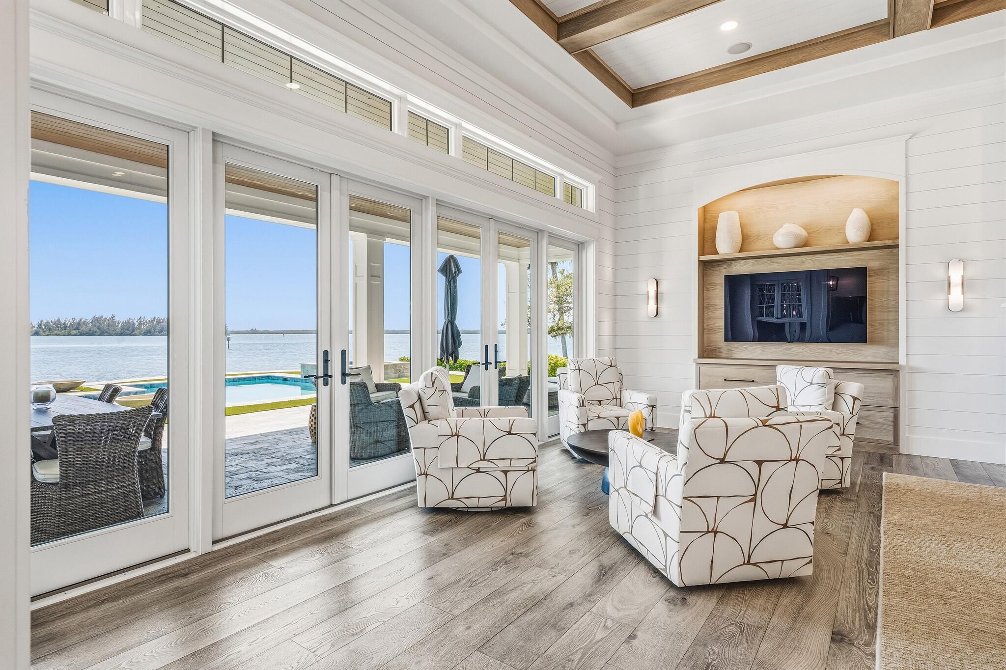 1505 W Camino Del Rio Vero Beach, FL 32963