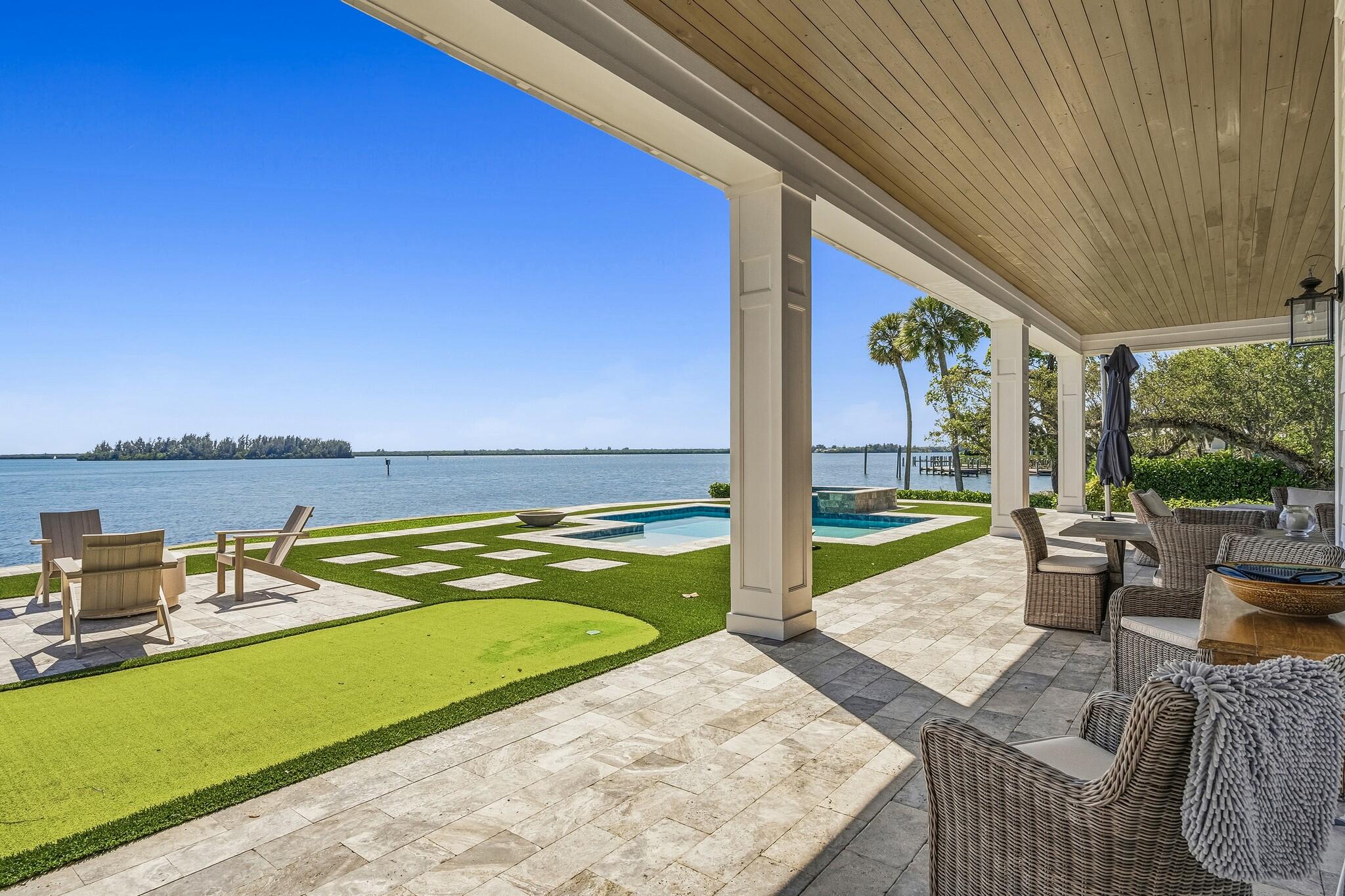 1505 W Camino Del Rio Vero Beach, FL 32963