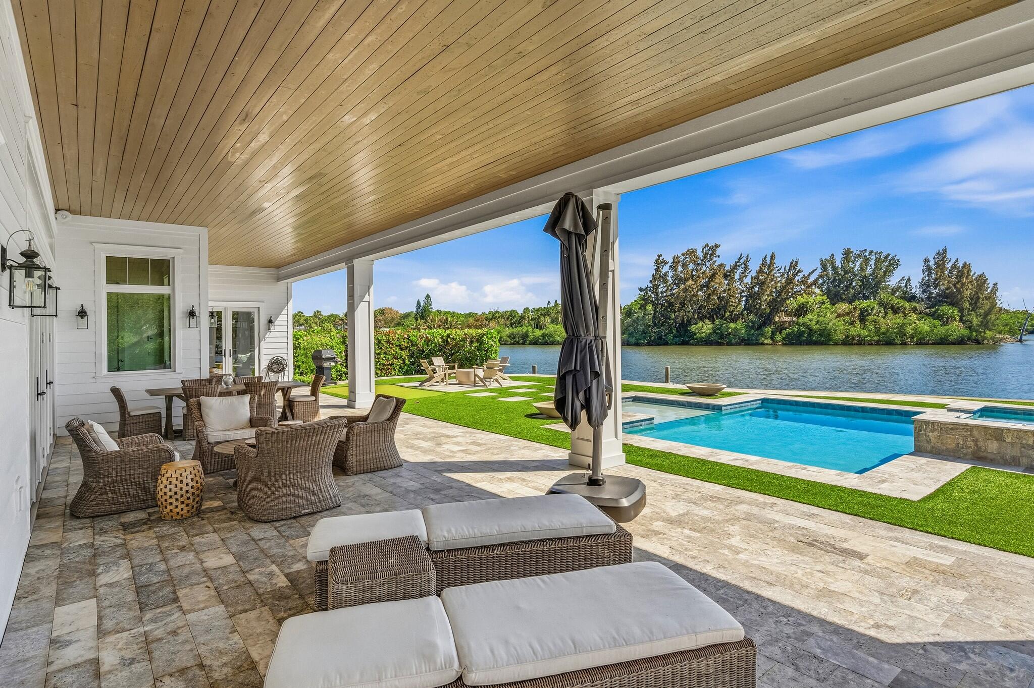 1505 W Camino Del Rio Vero Beach, FL 32963