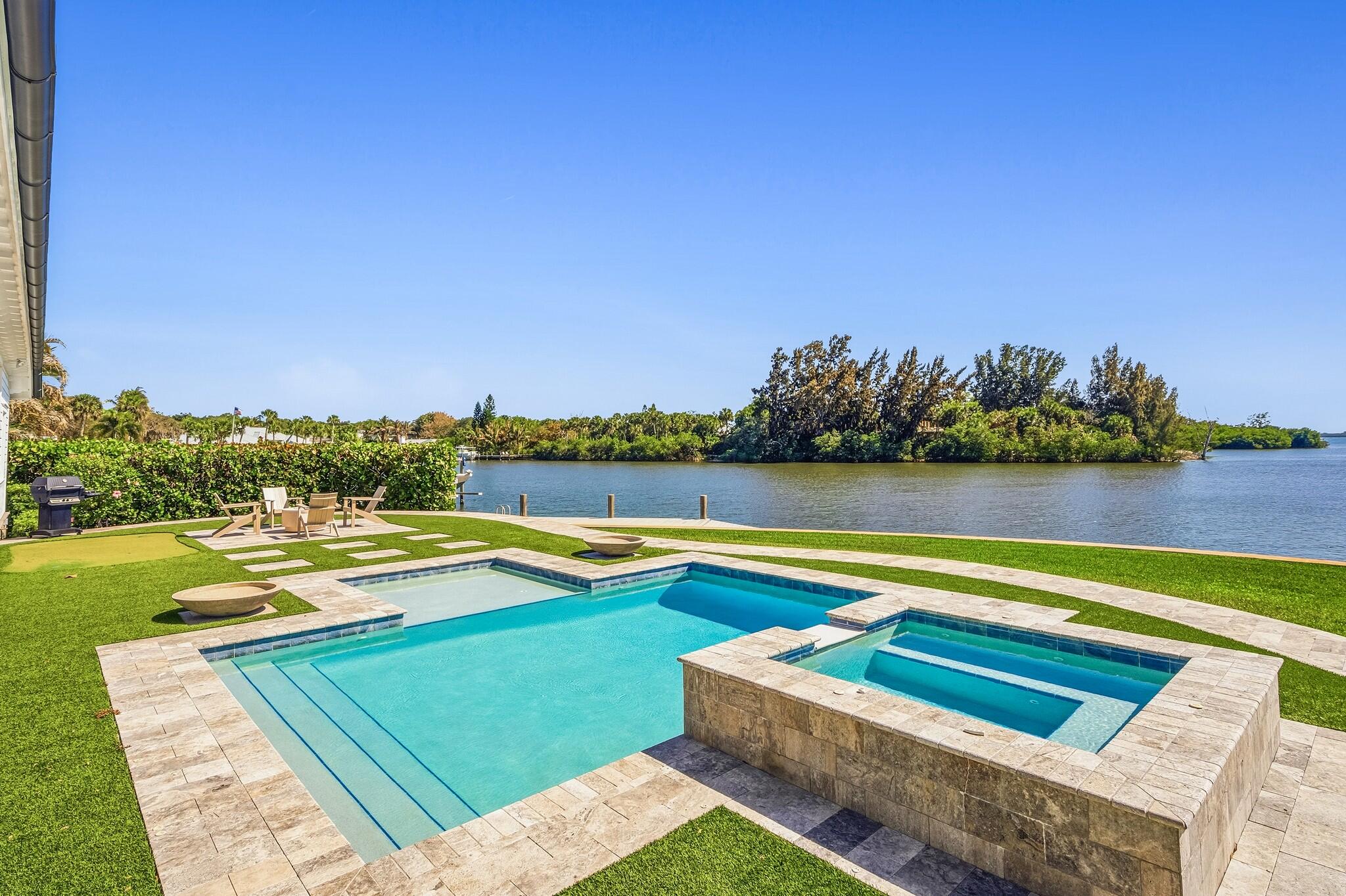1505 W Camino Del Rio Vero Beach, FL 32963