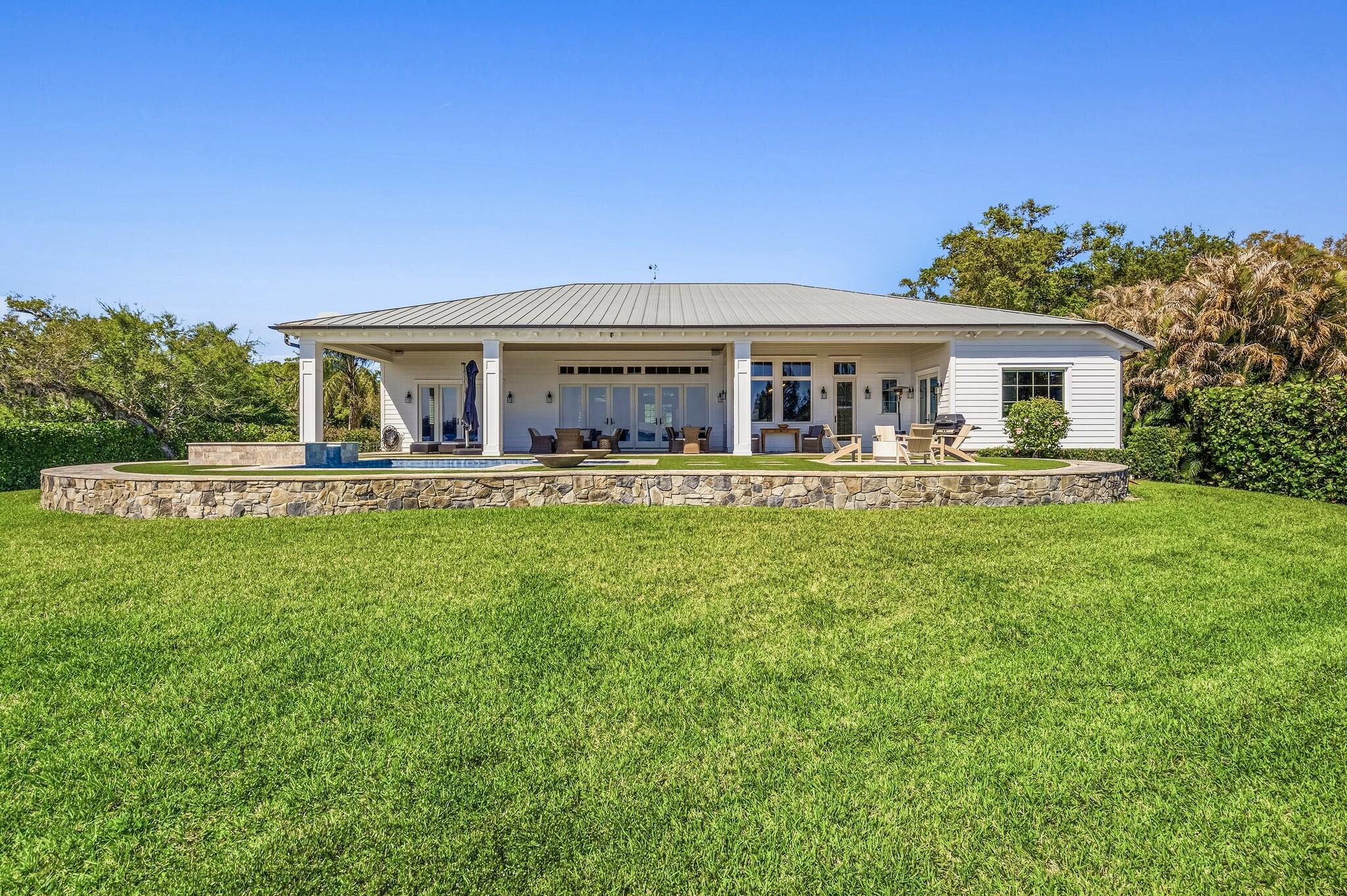1505 W Camino Del Rio Vero Beach, FL 32963