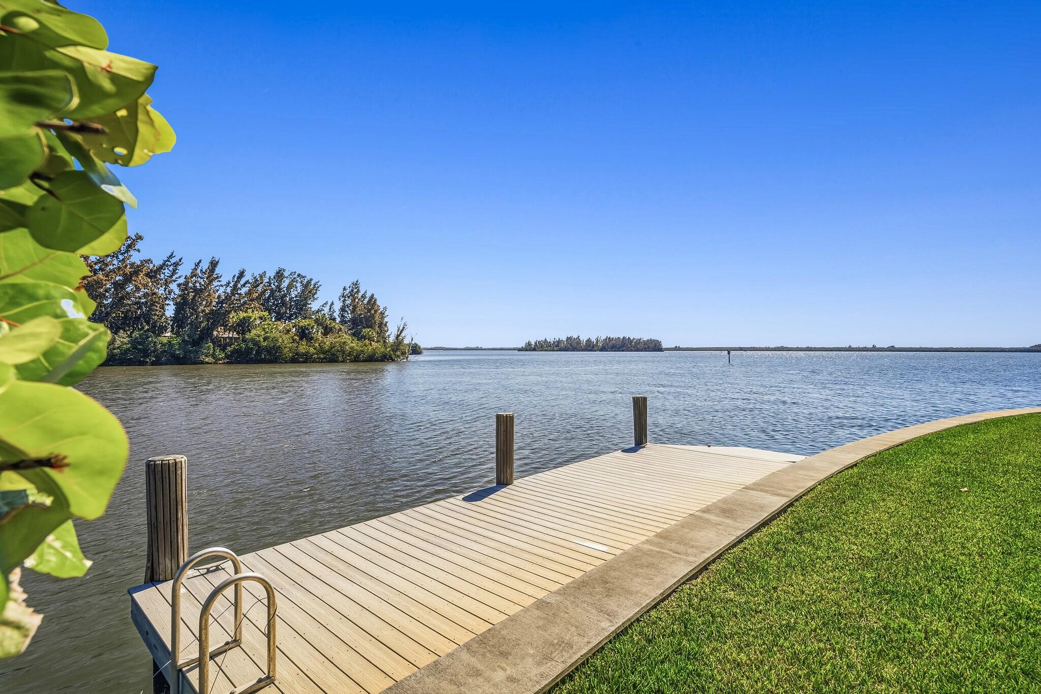 1505 W Camino Del Rio Vero Beach, FL 32963