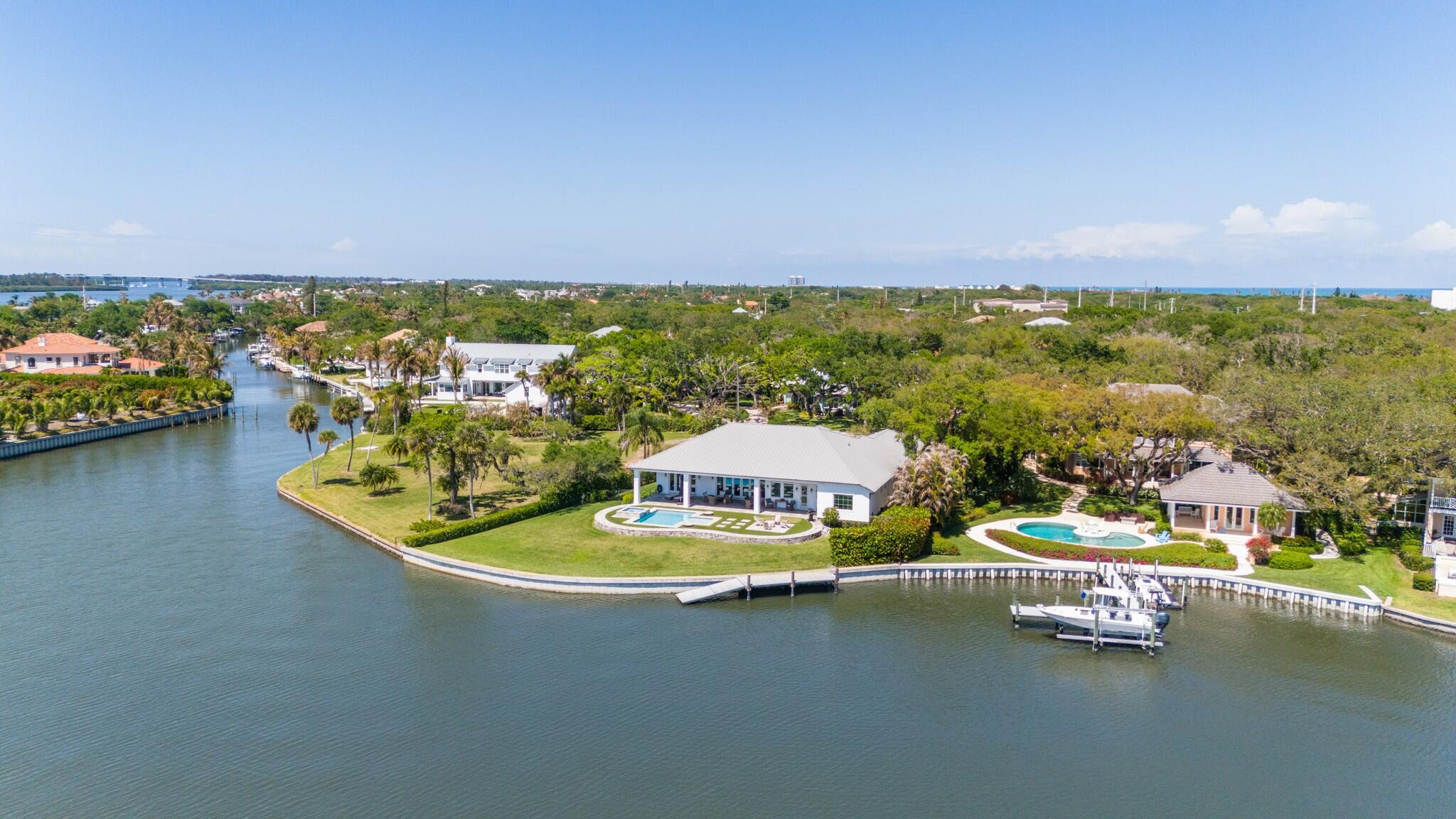 1505 W Camino Del Rio Vero Beach, FL 32963